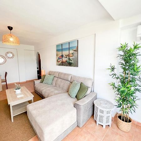 Spacious Apartment In The Center Of Торремолинос Экстерьер фото