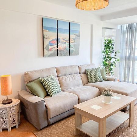 Spacious Apartment In The Center Of Торремолинос Экстерьер фото