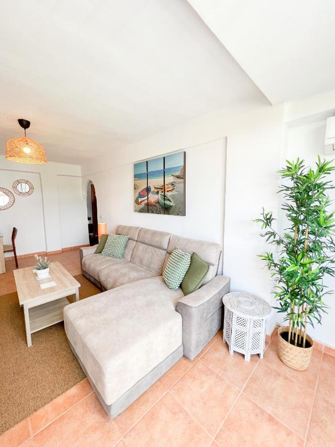 Spacious Apartment In The Center Of Торремолинос Экстерьер фото