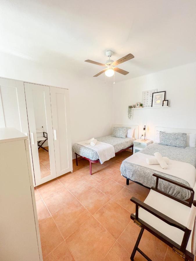 Spacious Apartment In The Center Of Торремолинос Экстерьер фото