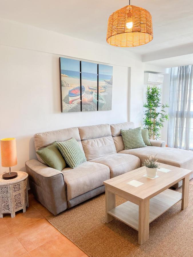 Spacious Apartment In The Center Of Торремолинос Экстерьер фото