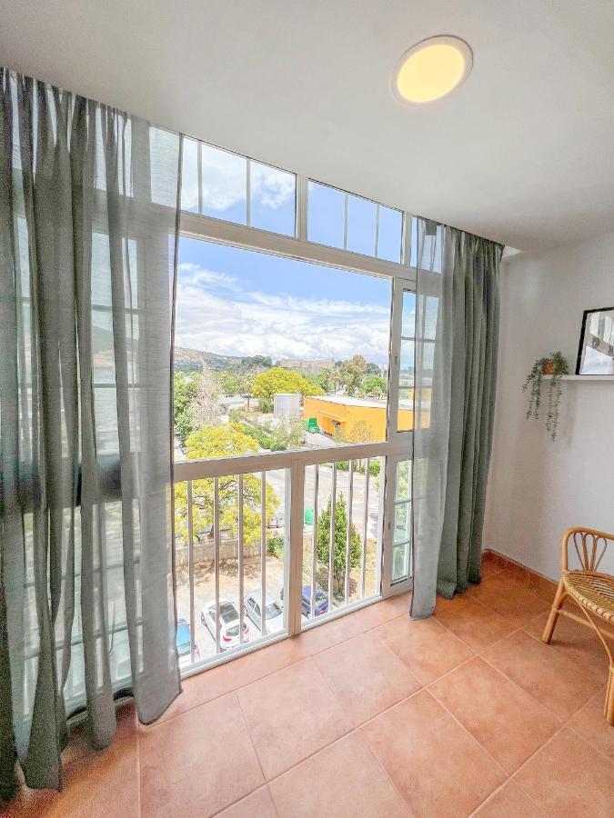 Spacious Apartment In The Center Of Торремолинос Экстерьер фото