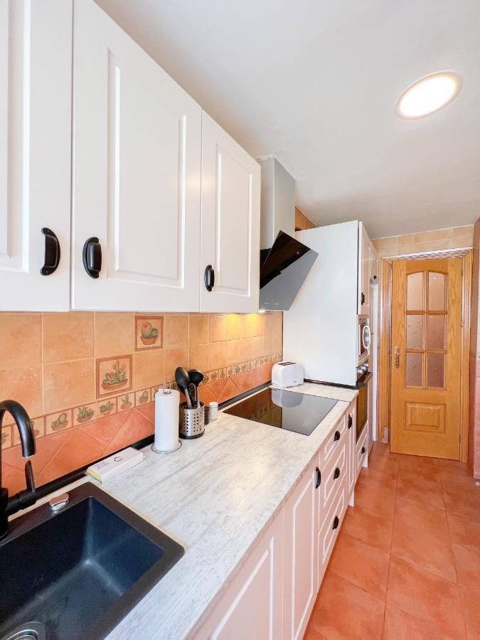 Spacious Apartment In The Center Of Торремолинос Экстерьер фото